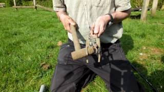 How to set scissor mole traps [upl. by Avik]