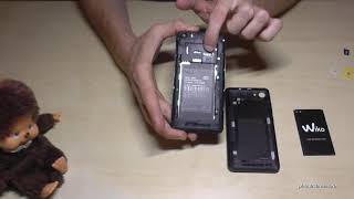 Wiko Jerry 1 How to insert the SIM card Installation of one or two SIM cards [upl. by Aihselat569]