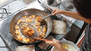 Epic MALAYSIAN STREET FOOD TOUR  SARAWAK Borneo STREET FOOD [upl. by Yobybab]