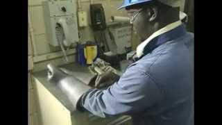 Peligros y Riesgos eléctricos ELECTRICAL SAFETY TRAINING VIDEO  SPANISH [upl. by Niu]