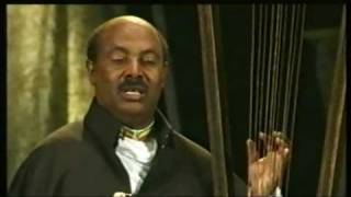 Alemu Aga quotBesmeab  Abatachin Hoyquot playing the Begenna the Harp of David from Ethiopia [upl. by Steinberg]