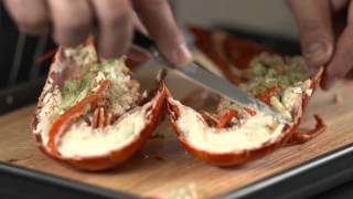 How To  prepare a cooked lobster [upl. by Jaquenetta]