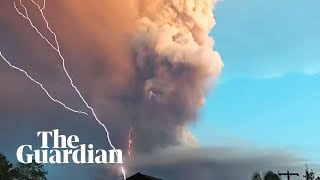 Lightning and ash timelapse footage shows Taal volcano eruption [upl. by Gievlos330]