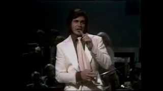 Engelbert HumperdinckLondon Palladium 1974 full performance [upl. by Schulman803]