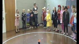 Pluk van de Petteflet musical door groep 3 van de Ludger school [upl. by Neille]