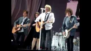 ROD STEWART  DIRTY OLD TOWN  live  LIMERICK 040709 [upl. by Eninnej]