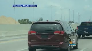 Driver Uses Device To Cover License Place While Going Through Toll [upl. by Johnny405]