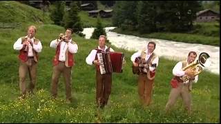 Austrian Folk Music  quotMei Muata und mei Votaquot  Goldried Quintett [upl. by Cod735]