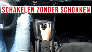 Schakelen  Zo schakel je een auto zonder te schokken [upl. by Ynatsyd191]